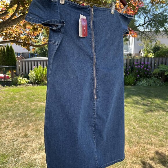 BNWT GUESS Denim Dress - Picture 3 of 5